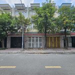 Nhà phố kdc phú mỹ hiệp gần cổng chung cue bcons và kcn tân đông hiệp b tp. dĩ an