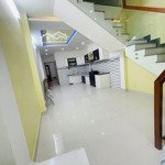 Cho thuê nhà 3 tầng mặt tiền: trưng nữ vương, hải châu (ngang 4m)