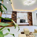 Nhà đẹp ở luôn tam trinh, hoàng mai 45m, 5 tầng, mt 4.3m, giá 7.3 tỷ.