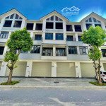 Bán nhanh căn lk12 đường 12m , xây thô 4 tầng 1 tum, giá 15,5 tỷ. lh 0966675488