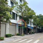 Bán lk gần geleximco - cạnh trục thông vinhomes - 3 oto tránh - ở xịn - 90m2 - 21 tỉ