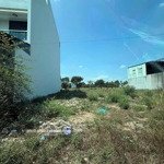 Cần xoay vốn bán gấp đất đ.thái quốc hùng, gần ubnd huyện tri tôn, an giang. giá 500tr/120m2. shr.