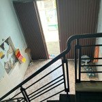 Cho thuê nhà mặt tiền khu lê thanh nghị, quy nhơn - diện tích 80m2 - 3pn, khách, bếp, sân - 5tr/th