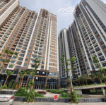 Chính chủ bán gấp căn 3 phòng ngủ 92m2, full nội thất, view cực đẹp, có slot ô tô, sky central