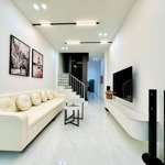 Trung tâm đống đa - nhà thang máy - ô tô đỗ cửa - nội thất 5*