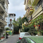 Bán nhà phân lô thành uỷ đống đa - oto tránh - vỉa hè dừng đỗ - gần văn miếu - 2 mặt ngõ