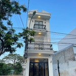 Nhà mới 3 tầng phong cách tân cổ điển - khu tđc đất lành (có hoàn công)