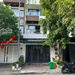 Bán nhà 3 tầng kđt hà quang đang kd căn hộ dt 80m2, có 6 phòng cho thuê, giá 6.5 tỷ