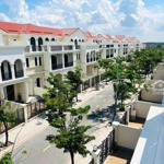 Cắt lỗ hơn 1.5 tỷ nhà phố valencia tuyệt đẹp