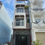 Nhà phố: 4tỷ450, 72m2 nhà 1 trệt 2 lầu full nội thất kdc gần ngã tư miếu ông cù, tp. thuận an