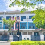 Bán gấp căn liền kề view công viên suncasa chỉ 3.3tỷ/100m2 gần trung tâm tpm bình dương