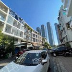 (tin thật). bán mtkd nguyễn ngọc phương, p19 (giáp q1). ngang lớn (8x18m) 145m2, h 5 tầng thang máy