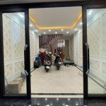 Nhà phân lô 2 thoáng đẹp long lanh gara, oto tránh, đỗ ngày đêm trước nhà, thang máy êm ru, kd