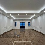 Chính chủ cần cho thuê gấp văn phòng tại mặt phố đặng thùy trâm, quận cầu giấy. dt 121m. giá 12 tr