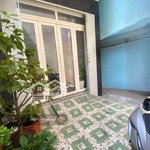 8pn - 60m2 hẻm nguyễn văn cừ, q1 - 4 tầng dòng tiền 33tr/tháng. chỉ 8,3 tỷ