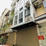 Siêu đẹp hoàng ngân nhà dân xây, 10m ra đỗ oto cạnh hồ, 55m* 6t* mt 5m giá 11.8 tỷ, công năng đ đủ.