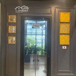 Bán toà nhà 11t, mặt phố nguyễn văn cừ, có hầm, mt11m, dòng tiền 6 tỷ/năm; pccc/hoàn công đầy đủ