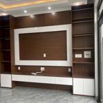 Bán nhà 3 tầng full nội thất ngõ 20 cao xanh. dt:52m2,mt:4.6m !!!