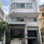 9-11 nguyễn văn thủ( góc 2mt ), dt: 8x18, hầm+8 tầng, có hđ: 3,6 tỷ/năm, bán: 100 tỷ