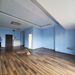 Studio 56m2 mà cho thuê có 13tr bao phí - nhà rộng rãi như hình - tháp trung tâm the sun avenue q2
