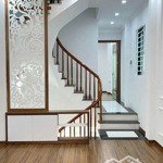 Bán nhà kim chung hoài đức ô tô vào nhà mới 5 phòng chỉ việc vào ởdiện tích37m2 x 5 tầng 5.05 tỷ.