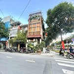 Bán Nhà Mặt Tiền Sát Quận 1 - Có Thang Máy - Hđ Thuê 90 Triệu - 31 Tỷ