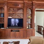 Cần Bán Biệt Thự Đường Số 8 Khu Cityland Garden Emart, Dt: 9 X 20M. Hoàn Thiện Gỗ Đỏ