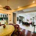Cần bán nhanh biệt thự ba đình - ô tô vào nhà - 100m2 mt 8.2m chỉ 25 tỷ