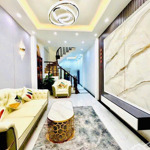 Hiếm !!!!nhà đẹp có sân rộng bắc rạp tiệc tùng- cổng chung cực an ninh
