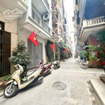Bán nhà trần quốc hoàn, ô tô tránh, ô tô chạy vòng quanh, kdvp, dt 45m2 3 tầng - mt 4m - 13.9 tỷ