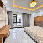 Ngõ to - lô góc 40m2 x 6 tầng thang máy - cầu diễn nhỉnh 8 tỷ