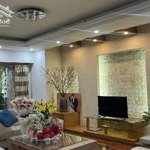 - bán chung cư cao cấp 200m vuông 57 láng hạ