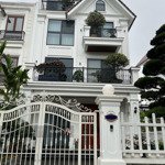 Bán bt vinhomes 270m2 hoàn thiện đẹp, đường rộng thông thoáng, mặt công viên, sông rộng, giá 75 tỷ