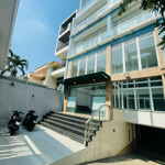 Tòa nhà cho thuê mt lam sơn ngay sân bay. dt: 8,5x25m. 1 hầm 7 tầng nổi. pccc. sàn suốt. giá 85tr