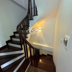 Cần bán nhà 5 tầng full nội thất trung tâm nguyễn văn cừ sát phố cổ ô tô đỗ cửa