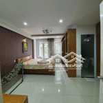 Cần bán nhà mặt tiển kdc đại phúc. dt 100m, thiết kế thoáng đẹp, sổ hồng giá 10,8 tỷ lh 0901023479