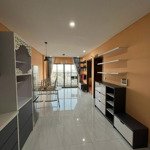 Em cần bán gấp căn hộ rộng 70m2 ở d-vela , quận 7. giá : 2 tỷ 350 triệu ( bao gồm đầy đủ nội thất )