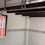 Chính chủ cho thuê 2 phòng ngủ có gác, máy lạnh gần nhà ga t3 tân bình