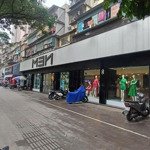 Cho thuê dt 999m2, 1 tầng, mt 50m- mp phó đức chính, giá : 285 tr/ tháng - 0912768428