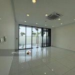 Căn Shophouse Giá Tốt Nhất Mặt Tiền Đường B4 , Diện Tích: 5.7Mx20M, 1 Hầm 4 Tầng. Bàn Giao Hệ Thống Full