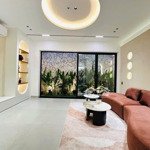 Cần bán căn đường nguyễn đình chiều p3 q3. 40m2/2 tỷ560.hẻm ô tô shr.nhà có hđ cho thuê 15tr/tháng