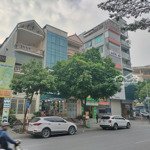Cho thuê căn nhà phố trung kính lớn có diện tích 90m2 x 3 tầng mặt tiền 6m vỉa hè siêu rộng