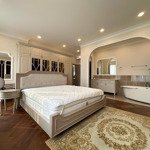 1 trong 3 căn hộ penthouse tại tháp b - masteri, chị chủ ở định cư nên muốn thanh lý sớm