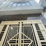 Cho thuê nhà nguyên căn ngõ 266 nguyễn văn cừ, 34m2, 5 tầng gía 9.5tr tháng liên hệ 0983407604
