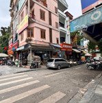 Mặt phố kinh doanh - mặt tiền quyền lực