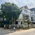 Biệt thự góc khu lâm viên đặng xá, dt: 236m2. hoàn thiện cơ bản. giá: 30,5 tỷ. lh: 0867219856