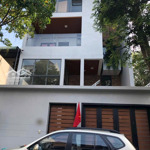 Chủ nhà đi định cư mỹ - bán căn nhà phong cách hiện đại -trẻ trung - đường tú xương - hiệp phú -q9
