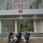Cho thuê nhà 2 tầng mới, diện tích 240m2 tại 279 nguyễn văn cừ, tp vinh thuận tiện kinh doanh