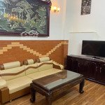 Cc cho thuê tầng 1 nhà riêng biệt (2 phòng) - tứ liên - đầu đường âu cơ, full tiện ích.