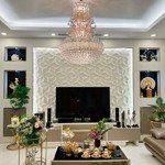 Bán Siêu Phẩm Mặt Phố Nguyên Hồng, Mặt Tiền 8M, 135Mx 9 T, Vỉa Hè, Ô Tô, Kd Đỉnh, 97 Tỷ